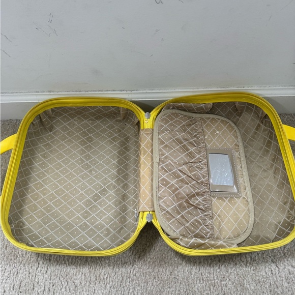 Hello Kitty Yellow Cosmetic Bag - Picture 5 of 5